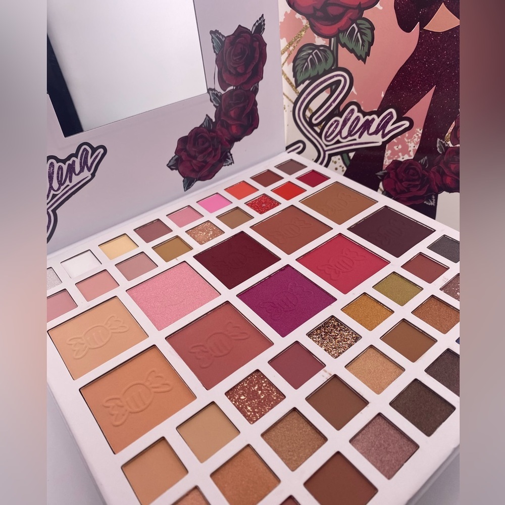 New ✨ SELENA Mega Eyeshadow Palette- White - Picture 3 of 4